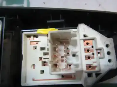 Second-hand car spare part left front power window switch for kia pro_ceed crdi cat oem iam references 935701h021eq  