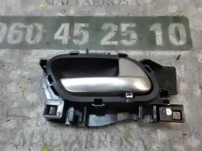 Tweedehands auto-onderdeel BINNEN VOOR RECHTS HANDVAT voor PEUGEOT 2008 (--.2013->)  OEM IAM-referenties   