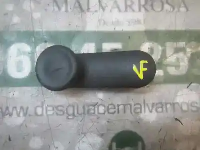 Pièce détachée automobile d'occasion MANIVELLE / POIGNÉE LÈVE VITRE ARRIÈRE DROITE pour OPEL CORSA D (S07)  Références OEM IAM 13288655  