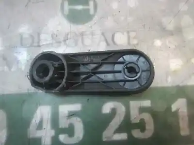 Pièce détachée automobile d'occasion manivelle / poignée lève vitre arrière droite pour opel corsa d (s07) 1.4 (l08 l68) références oem iam 13288655  