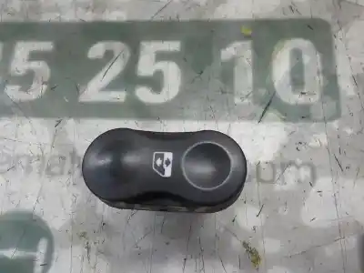 Tweedehands auto-onderdeel schakelaar rechts voor ruit voor dacia sandero 1.6 cat oem iam-referenties 8200602227