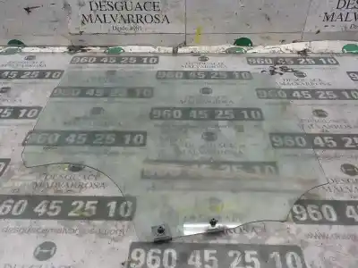 Tweedehands auto-onderdeel glas achter rechts deur voor dacia sandero 1.6 cat oem iam-referenties 8200733046