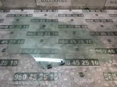 Second-hand car spare part front right door window glass for dacia duster adventure oem iam references 8200733026