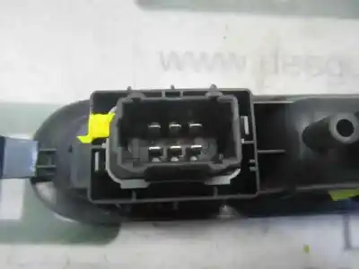 Pièce détachée automobile d'occasion commande de lève vitre arrière droit pour renault modus / grand modus (f/jp0_) 1.2 (jp0c jp0k fp0c fp0k fp0p jp0p jp0t) références oem iam 8200214936  