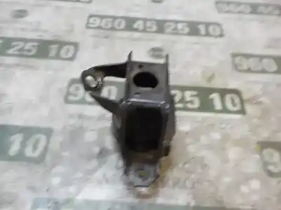 Автозапчастина б/у правильна підтримка двигуна для toyota aygo 1.0 cat посилання на oem iam 123050q031  