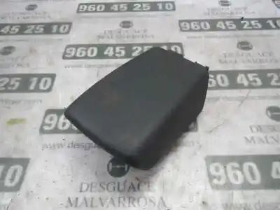 Автозапчасти б/у центральный подлокотник за OPEL ASTRA J LIM. 1.4 16V Turbo (bivalent. Gasolina / LPG) ссылки OEM IAM 13365302  
