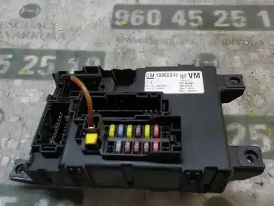 Peça sobressalente para automóvel em segunda mão caixa de fusíveis e relés por opel corsa d 1.3 16v cdti referências oem iam 
