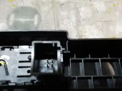 Second-hand car spare part right front power window switch for citroen c3 exclusive oem iam references 98012512xt  