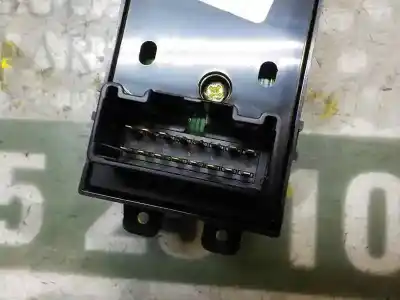 Second-hand car spare part left front power window switch for kia cee´´d 1.4 crdi cat oem iam references   