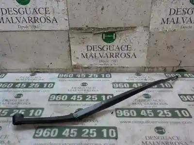 Second-hand car spare part front right windshield wiper arm for kia cee´´d 1.4 crdi cat oem iam references 