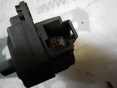 Peça sobressalente para automóvel em segunda mão motor de abertura da comporta de sofagem por citroen c4 cactus 1.2 thp 110 referências oem iam 6479e1  