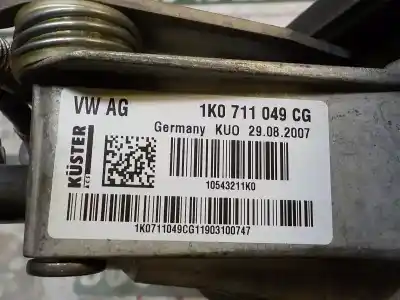 Pezzo di ricambio per auto di seconda mano leva del cambio per audi a3 sportback (8p) 1.6 tdi riferimenti oem iam 1k0711050a  
