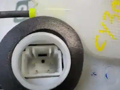 Автозапчастина б/у замок заднього правого дверя для toyota yaris (ksp9/scp9/nlp9) 1.4 turbodiesel cat посилання на oem iam 690500d110  