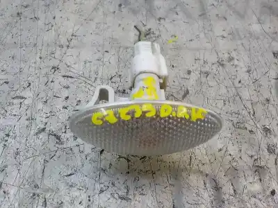 Peça sobressalente para automóvel em segunda mão farolim do lado direito por fiat sedici (189_) 1.9 d multijet 4x4 referências oem iam 71742475