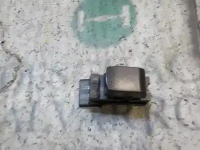 Peça sobressalente para automóvel em segunda mão botão / interruptor elevador vidro dianteiro direito por fiat sedici (189_) 1.9 d multijet 4x4 referências oem iam 71742597