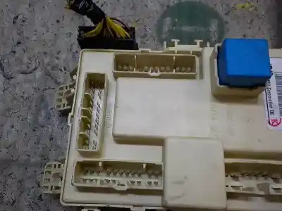 Pezzo di ricambio per auto di seconda mano scatola relè/fusibili per hyundai i20 i (pb, pbt) 1.2 riferimenti oem iam 919501j031  919501j030