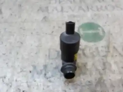 Pièce détachée automobile d'occasion POMPE D'EAU DE NETTOYAGE DU PARE BRISE pour PEUGEOT 2008 (--.2013->)  Références OEM IAM 643475  