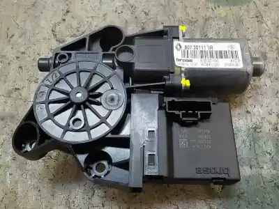 Peça sobressalente para automóvel em segunda mão motor elevador vidro dianteiro direito por renault fluence 1.5 dynamique [1.5 ltr. - 78 kw dci diesel] referências oem iam 807301111r