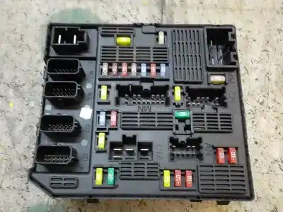Second-hand car spare part fuse box unit for renault fluence 1.5 dynamique [1.5 ltr. - 78 kw dci diesel] oem iam references 284b69159r  284b66346r