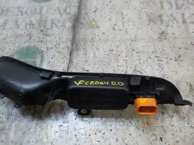 Peça sobressalente para automóvel em segunda mão botão / interruptor elevador vidro dianteiro direito por ford focus lim. (cb8) 1.6 tdci cat referências oem iam 1746832  