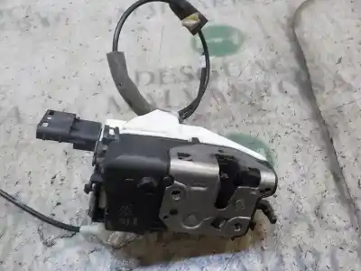 Peça sobressalente para automóvel em segunda mão fechadura da porta dianteira direita por peugeot 308 i (4a_, 4c_) 2.0 hdi referências oem iam 9136cr