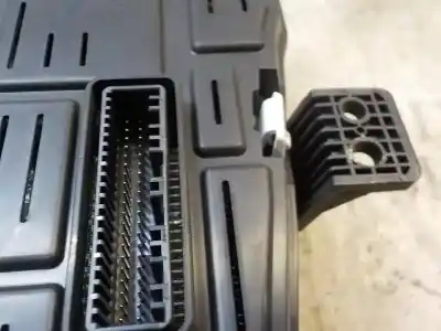 Peça sobressalente para automóvel em segunda mão quadrante por hyundai i10 1.0 cat referências oem iam 94003b9520  