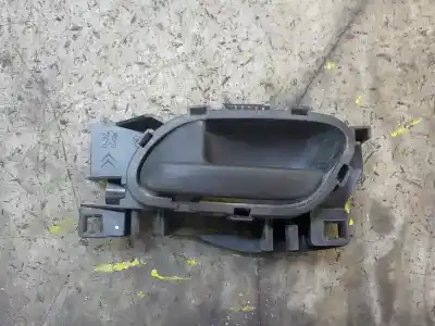 Peça sobressalente para automóvel em segunda mão puxador interior traseiro esquerdo por citroen berlingo xtr 1.6 hdi 92 referências oem iam 9143n7