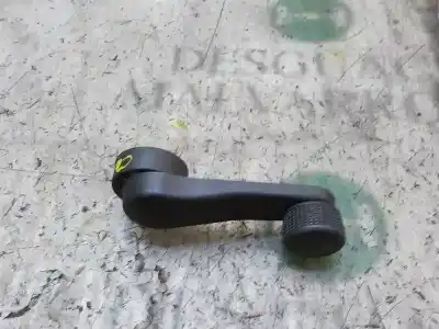 Pièce détachée automobile d'occasion MANIVELLE / POIGNÉE LÈVE VITRE ARRIÈRE GAUCHE pour SEAT IBIZA IV (6J5, 6P1)  Références OEM IAM 1P08375819B9  