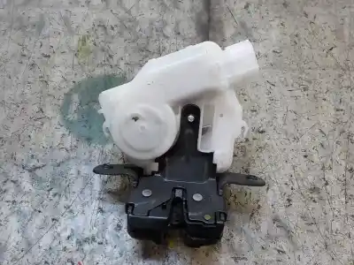 Автозапчасти б/у замок багажника/ворот за toyota yaris (ksp9/scp9/nlp9) 1.4 turbodiesel cat ссылки oem iam 6935052390  