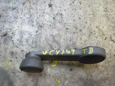 Pezzo di ricambio per auto di seconda mano maniglia alzacristalli posteriore destro per ford focus lim. (cb4) 1.6 tdci cat riferimenti oem iam 1493778  