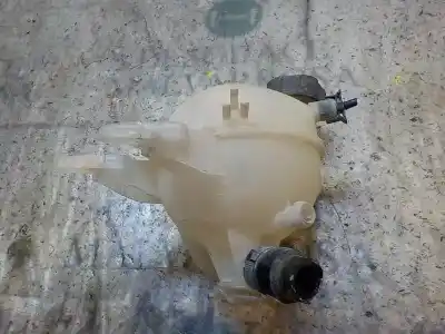 Pièce détachée automobile d'occasion vase d'expansion de liquide de refroidissement pour peugeot 207 1.4 hdi références oem iam   