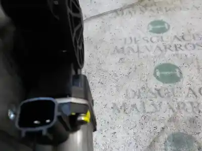 Second-hand car spare part passenger side right window regulator for dacia duster 1.5 dci diesel fap cat oem iam references 807206838r  