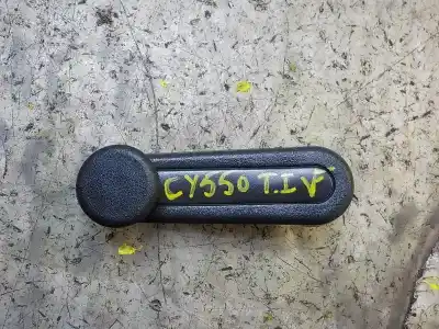 Автозапчастина б/у ручка вікна задня ліва для TOYOTA YARIS (KSP9/SCP9/NLP9) 1.4 Turbodiesel CAT Посилання на OEM IAM 6926002020B2  