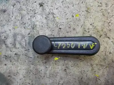 Автозапчастина б/у ручка заднього правого скла для toyota yaris (ksp9/scp9/nlp9) 1.4 turbodiesel cat посилання на oem iam 6926002020b2