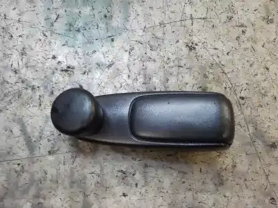 Gebrauchtes Autoersatzteil Fenstergriff Hinten Rechts zum PEUGEOT 208 Access OEM-IAM-Referenzen 9240F4  
