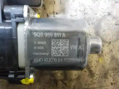 Автозапчасти б/у мотор заднего левого стекла за skoda octavia lim. (5e3) 1.6 tdi dpf ссылки oem iam 5q0959811a  5q0959811a