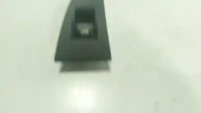 Peça sobressalente para automóvel em segunda mão botão / interruptor elevador vidro traseiro direito por bmw 1 (f40) 118 d referências oem iam 61317950756