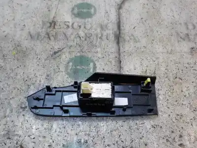 Second-hand car spare part right front power window switch for toyota auris 1.8 16v (híbrido) oem iam references 8481002140  