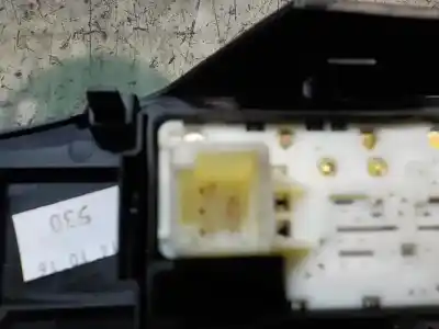 Second-hand car spare part right front power window switch for toyota auris 1.8 16v (híbrido) oem iam references 8481002140  