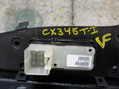 Peça sobressalente para automóvel em segunda mão botão / interruptor elevador vidro traseiro esquerdo por jeep compass limited 4x4 referências oem iam 4602933aa  