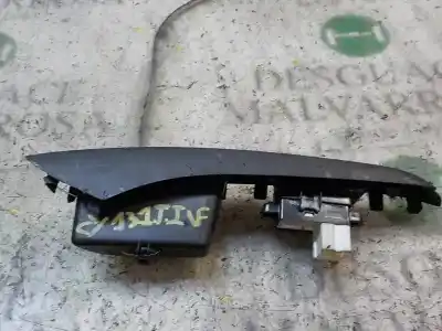 Peça sobressalente para automóvel em segunda mão botão / interruptor elevador vidro traseiro esquerdo por nissan note (e11e) 1.5 dci turbodiesel cat referências oem iam   