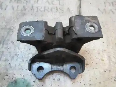 Second-hand car spare part engine support for opel meriva a monospace (x03) 1.7 cdti (e75) oem iam references   