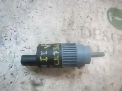 Pièce détachée automobile d'occasion pompe d'eau de nettoyage du pare brise pour ford focus lim. (cb8) 1.6 tdci cat références oem iam 1708433  