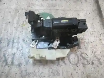 Second-hand car spare part front right door lock for dacia duster adventure oem iam references 805021840r  