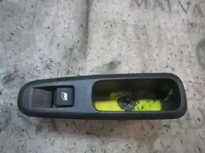 Peça sobressalente para automóvel em segunda mão botão / interruptor elevador vidro traseiro direito por peugeot 5008 premium referências oem iam 6490rk