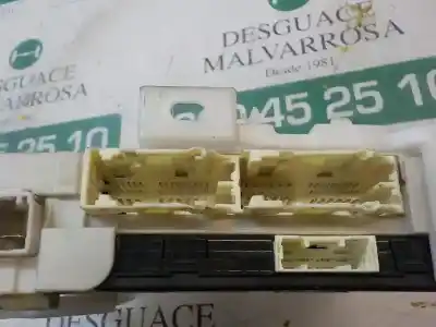 Pièce détachée automobile d'occasion boîtes à fusibles pour toyota prius (nhw30) 1.8 16v cat références oem iam 8273047451  8922147110