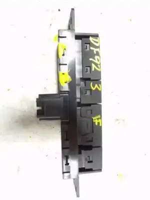 Peça sobressalente para automóvel em segunda mão interruptor 4 piscas - emergência por lancia voyager (404) 2.8 16v jtdm cat referências oem iam k68110969aa  68110969aa