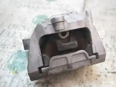 Автозапчасти б/у правая опора двигателя за audi a3 (8p) 2.0 tdi ссылки oem iam 1k0199262at  