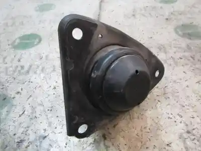 Second-hand car spare part right engine support for kia cee´´d 2.0 crdi oem iam references 218101h300  