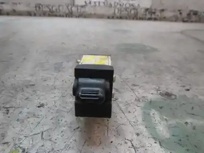 Pezzo di ricambio per auto di seconda mano comando alzacristalli posteriori destro per chrysler jeep cherokee (kj) 2.5 crd cat riferimenti oem iam 